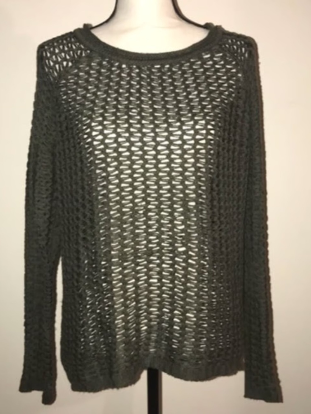 Open knit Nine West army green sweater  - womens medium, only flaws are a couple